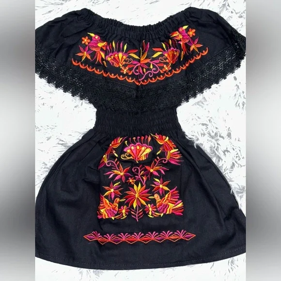 plus elegant black dress for funeral Red dress with large flowers – Tikal